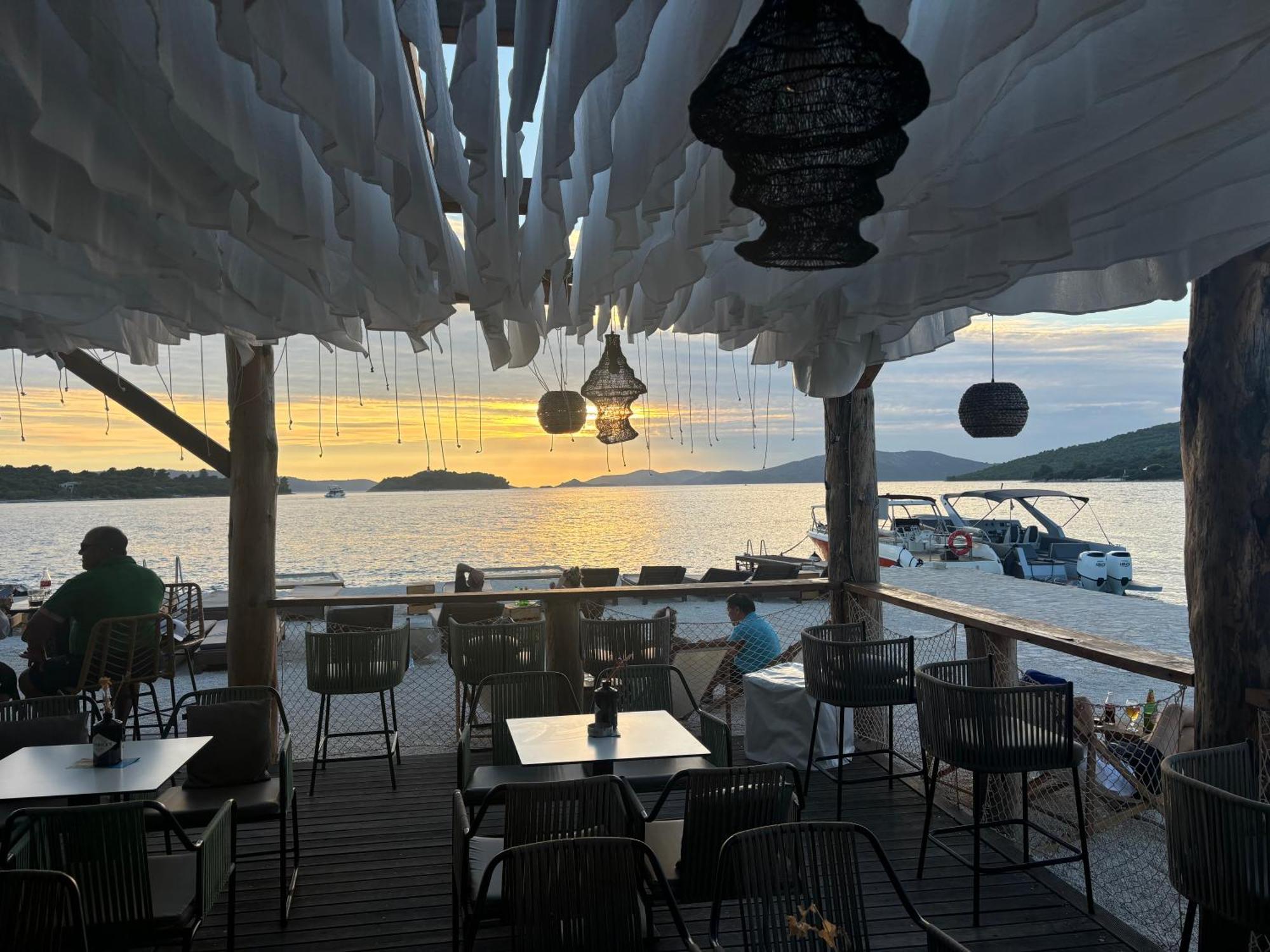 Apartment Agnes With 63 M2 Rooftop Terrace, Grill And Pool أوكغوك غورنيي المظهر الخارجي الصورة